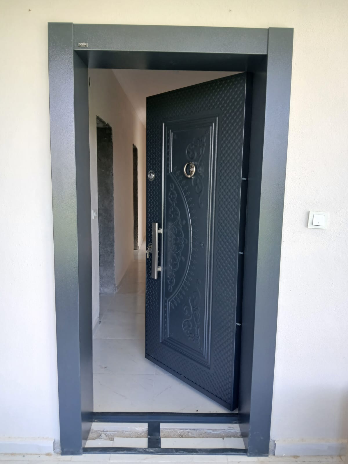 Sac Yüzey Kapısı — Desenli Yüzey